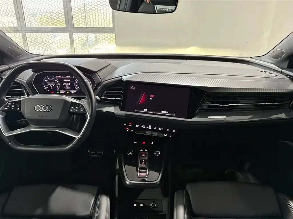 Audi Q4 e-tron — фото 10