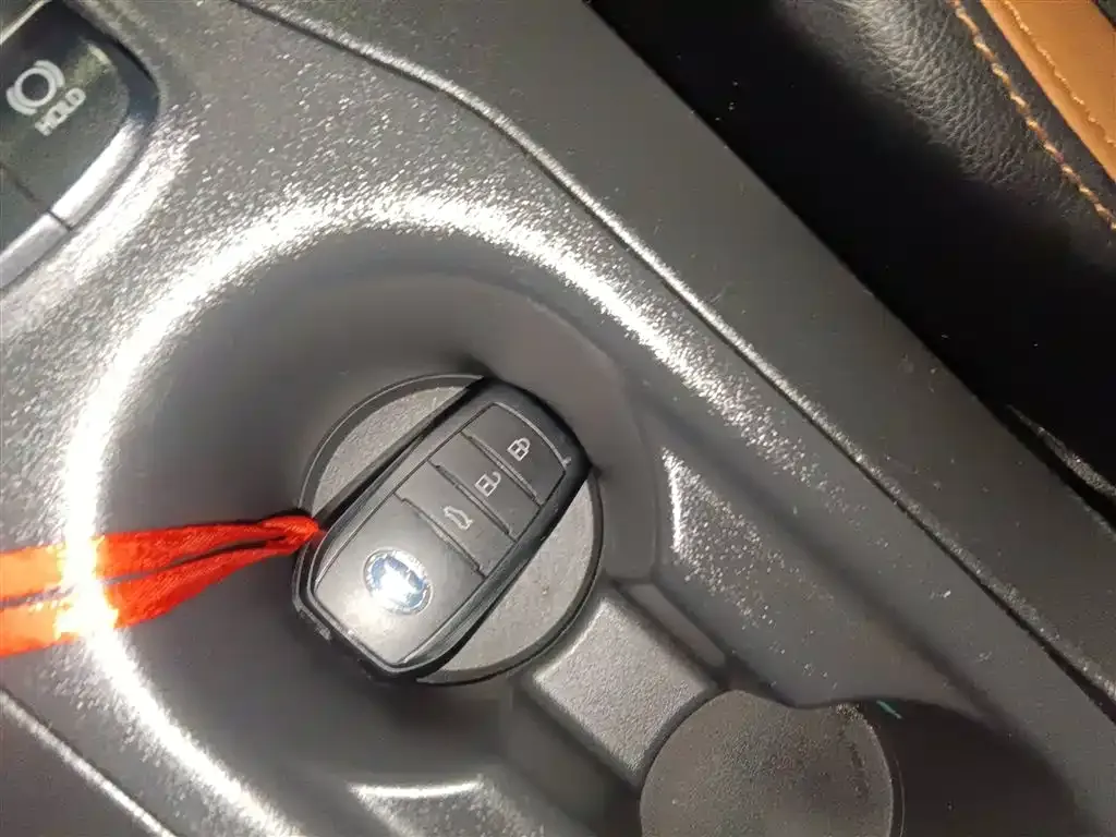 Toyota Corolla 2023 из CN, фото 8