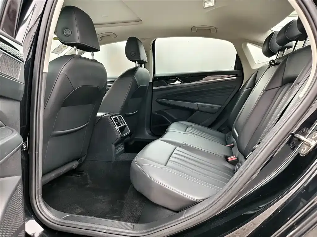 Volkswagen Passat — фото 4
