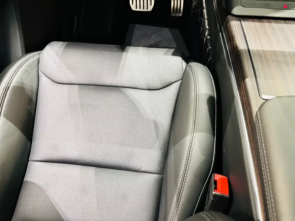 Tesla Model X — фото 9
