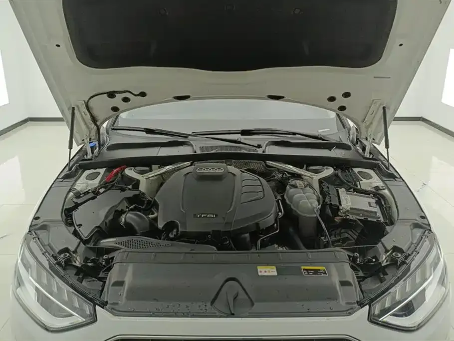 Audi A4L 2021 из CN, фото 8