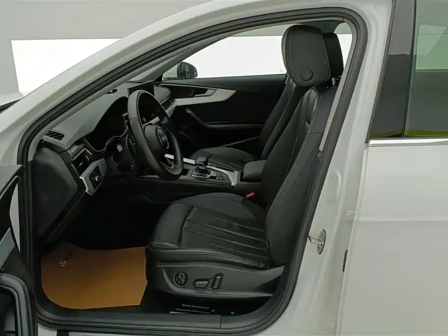 Audi A4L 2021 из CN, фото 3
