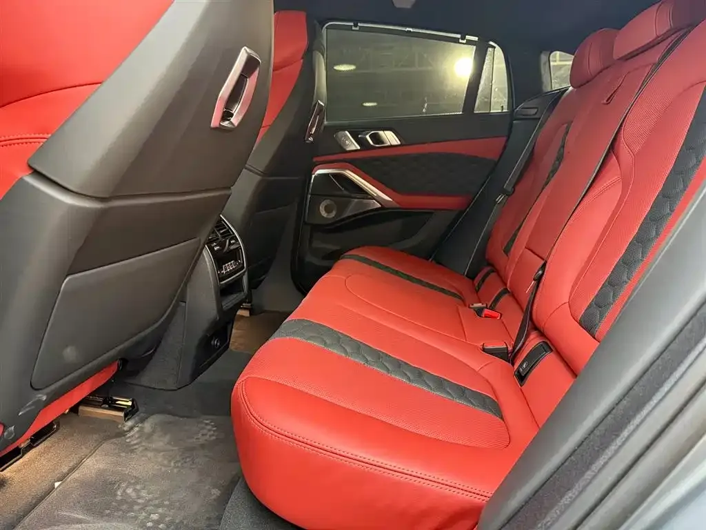 BMW X6 M 2024 из CN, фото 5