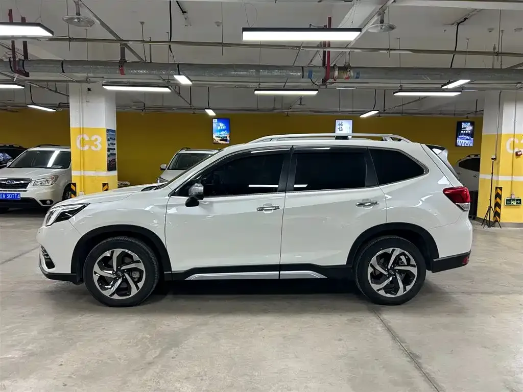 Subaru Forester 2024 из CN, фото 5