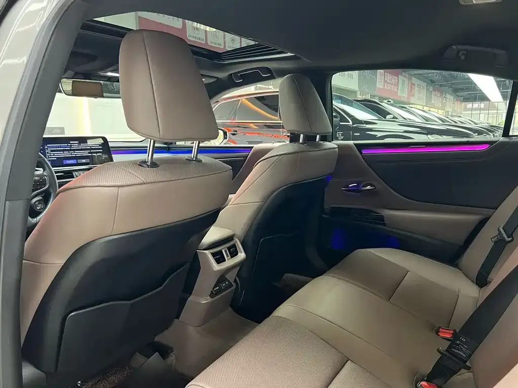 Lexus ES 2024 из CN, фото 6