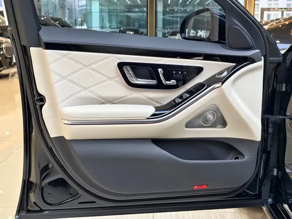 Mercedes-Benz S-Class 2025 из CN, фото 2