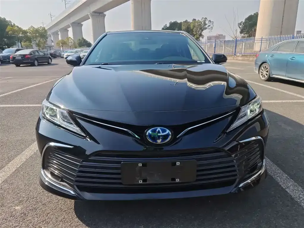 Toyota Camry — фото 7
