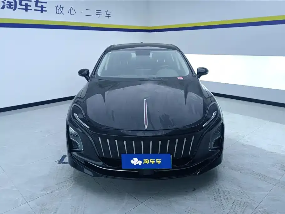 Hongqi E-QM5 — фото 2