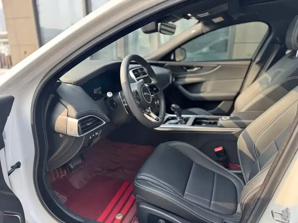 Jaguar XEL 2023 из CN, фото 4