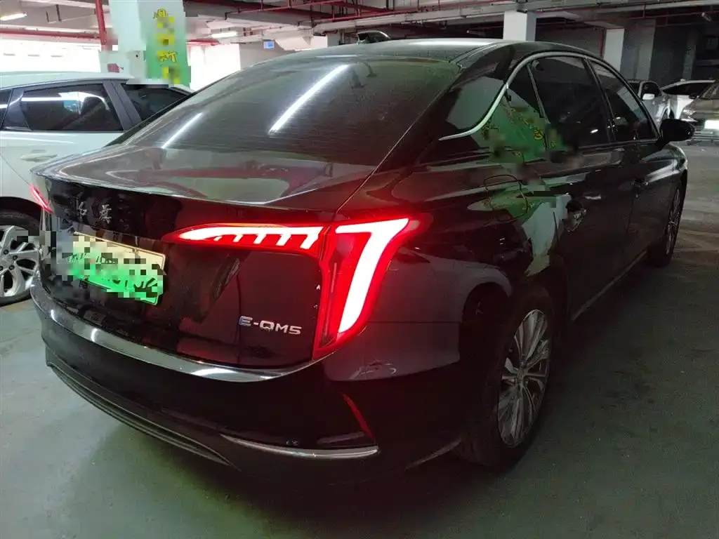 Hongqi E-QM5 2024 из CN, фото 4