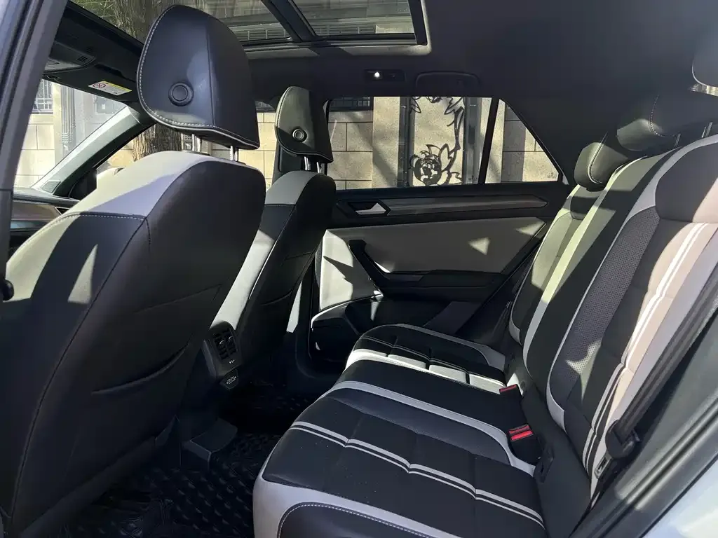 Volkswagen T-Roc 2024 из CN, фото 5