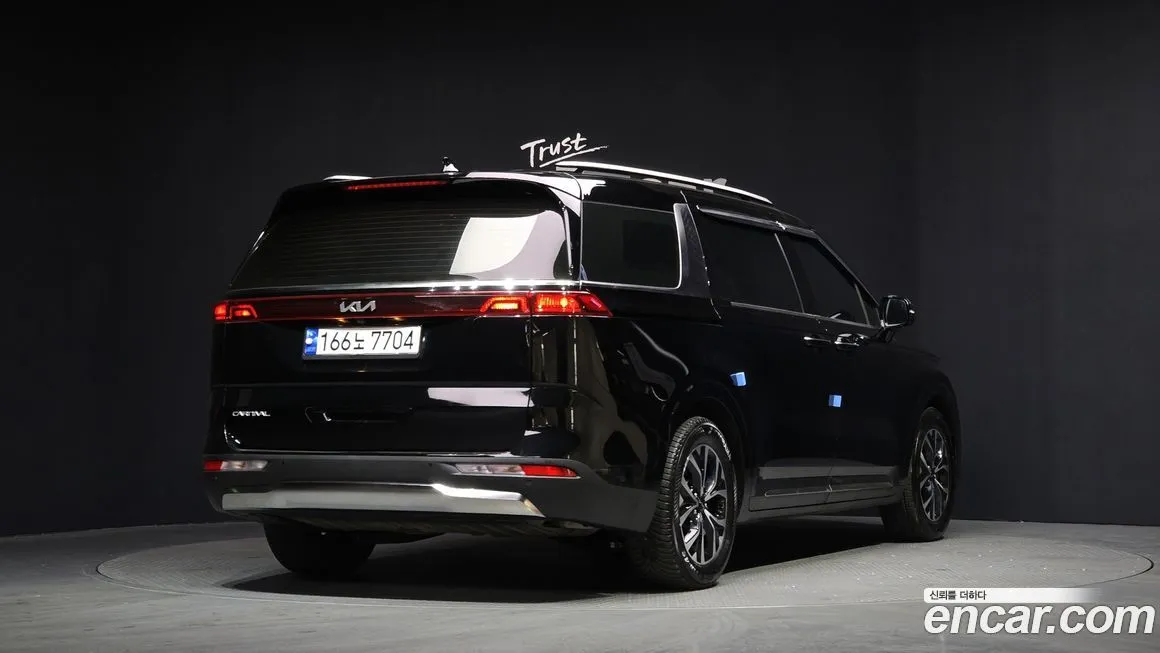 Kia Carnival — фото 4