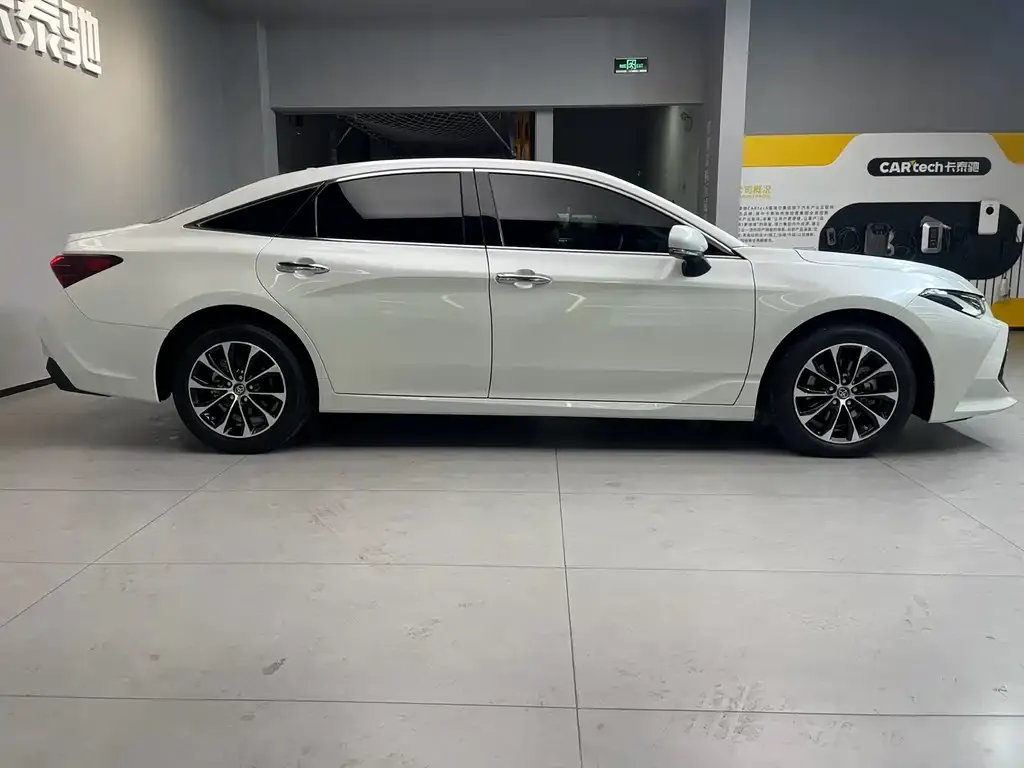 Toyota Avalon 2024 из CN, фото 2