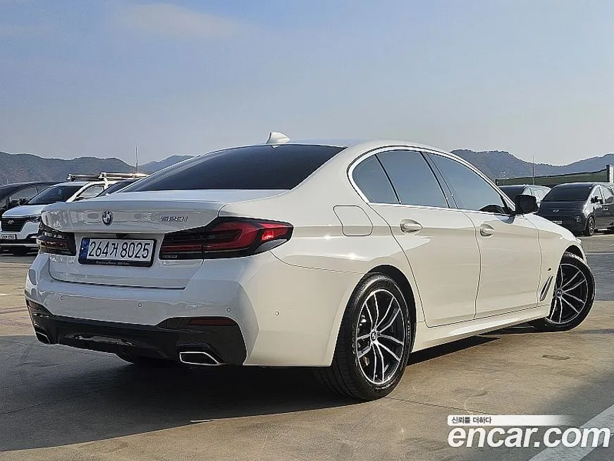 BMW 5-Series 2022 из KR, фото 2