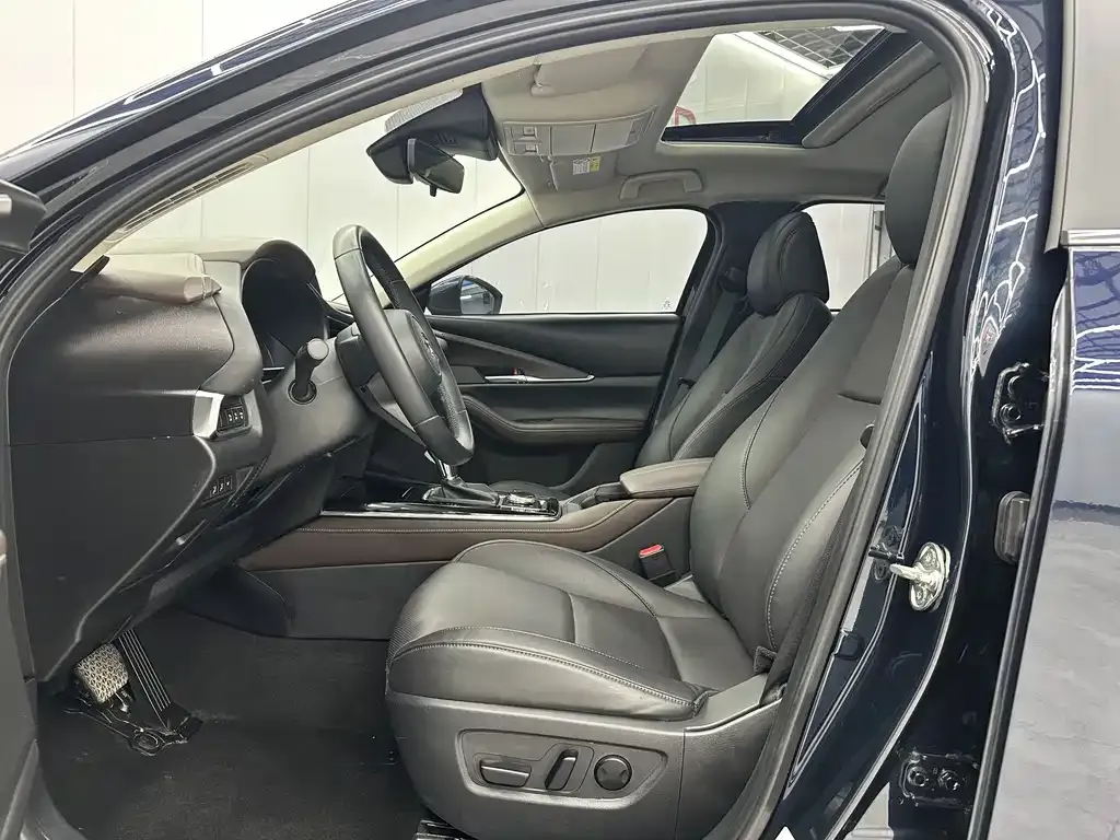 Mazda CX-30 2022 из CN, фото 6