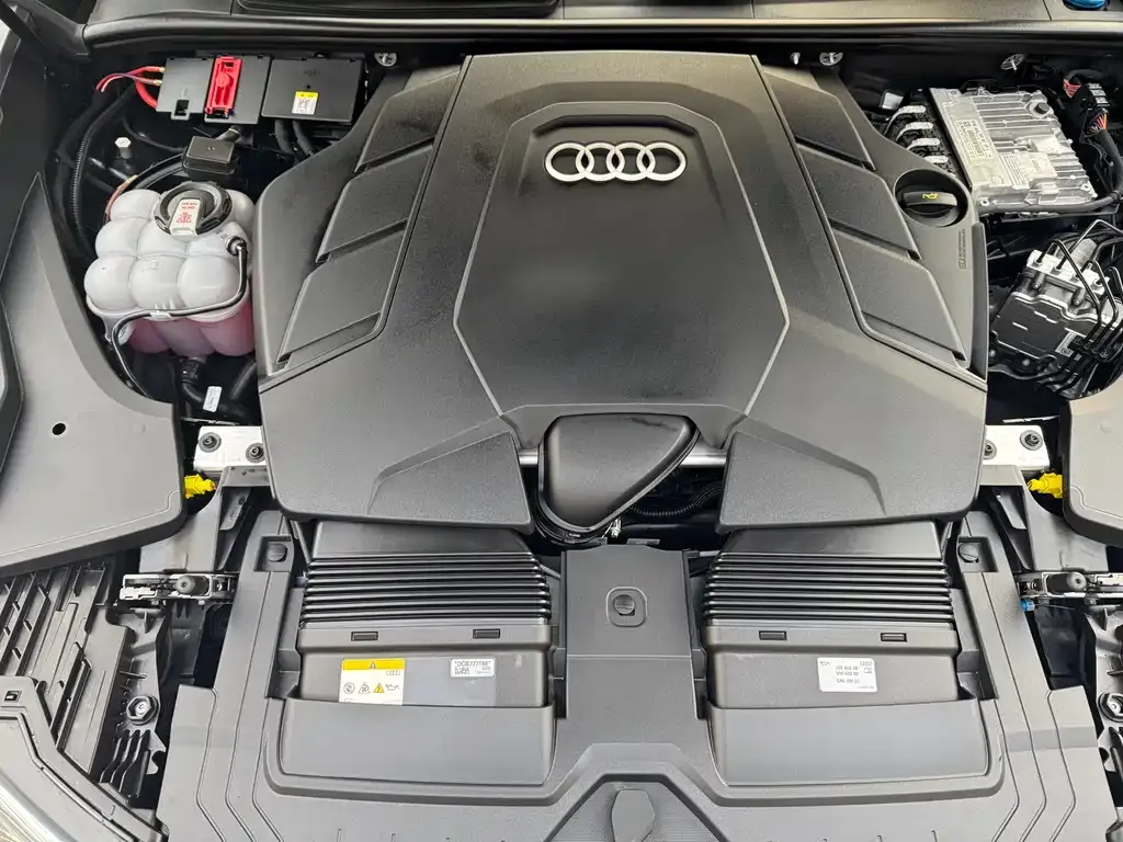 Audi Q8 2025 из CN, фото 5