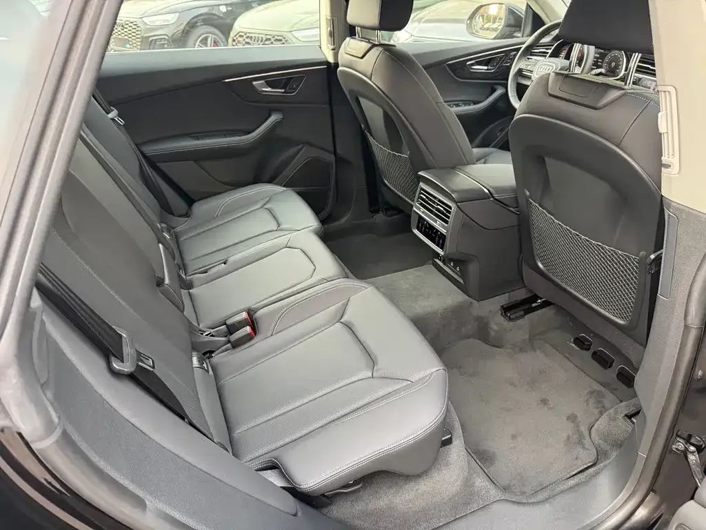 Audi Q8 2025 из CN, фото 10