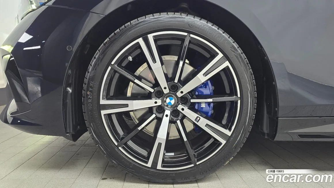 BMW 5-Series — фото 10