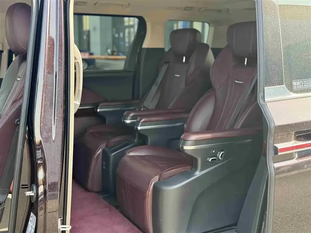 Hongqi HQ9 2023 из CN, фото 10