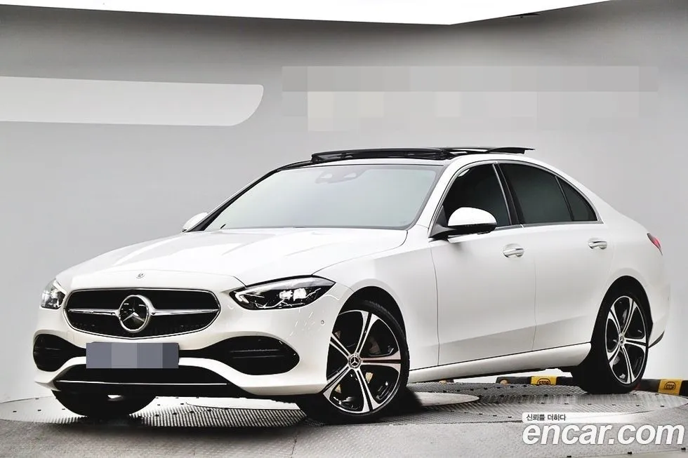 Mercedes-Benz C-Class 2023 из KR, фото 2