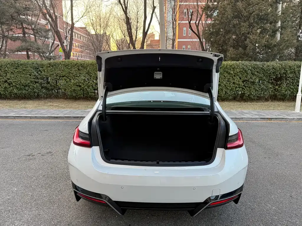 BMW i3 2024 из CN, фото 6