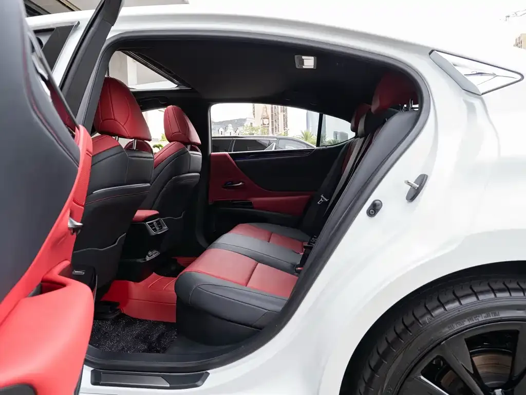 Lexus ES 2023 из CN, фото 8