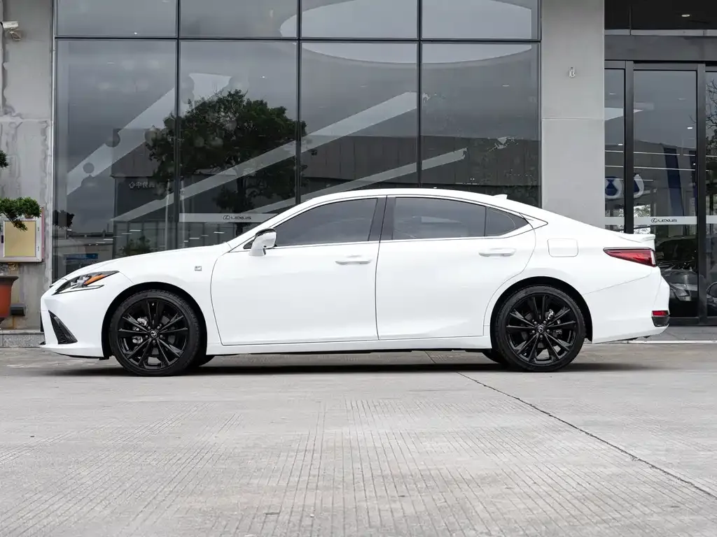 Lexus ES 2023 из CN, фото 7