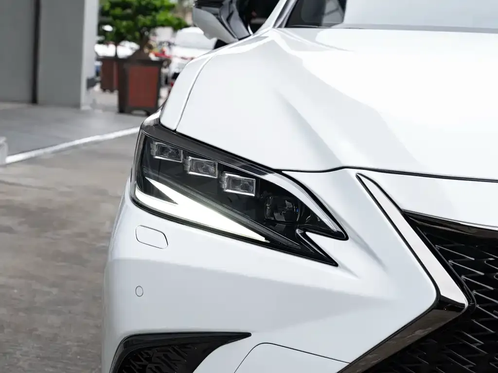 Lexus ES 2023 из CN, фото 5