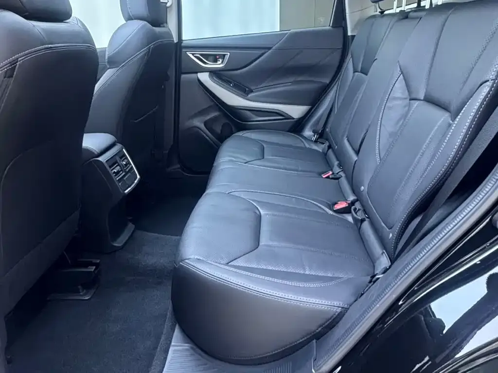 Subaru Forester 2022 из CN, фото 2