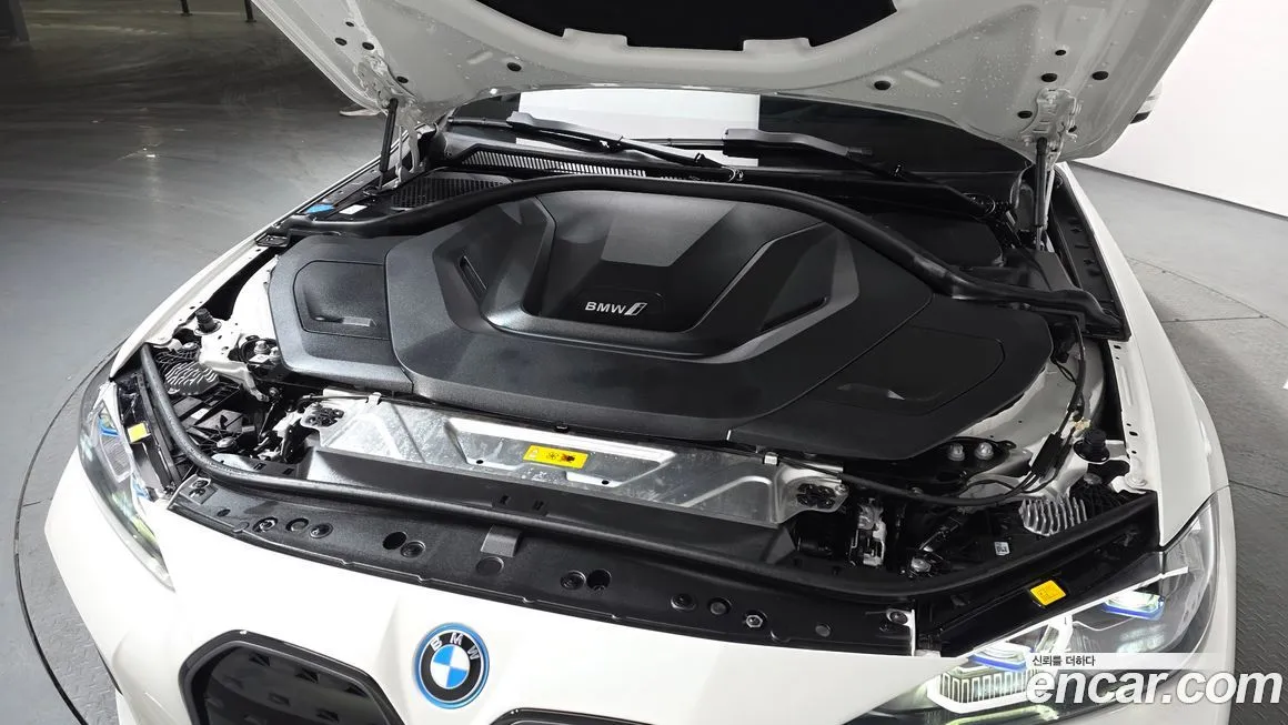 BMW i4 2024 из KR, фото 10