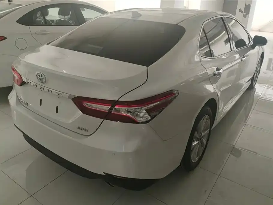 Toyota Camry 2021 из CN, фото 2