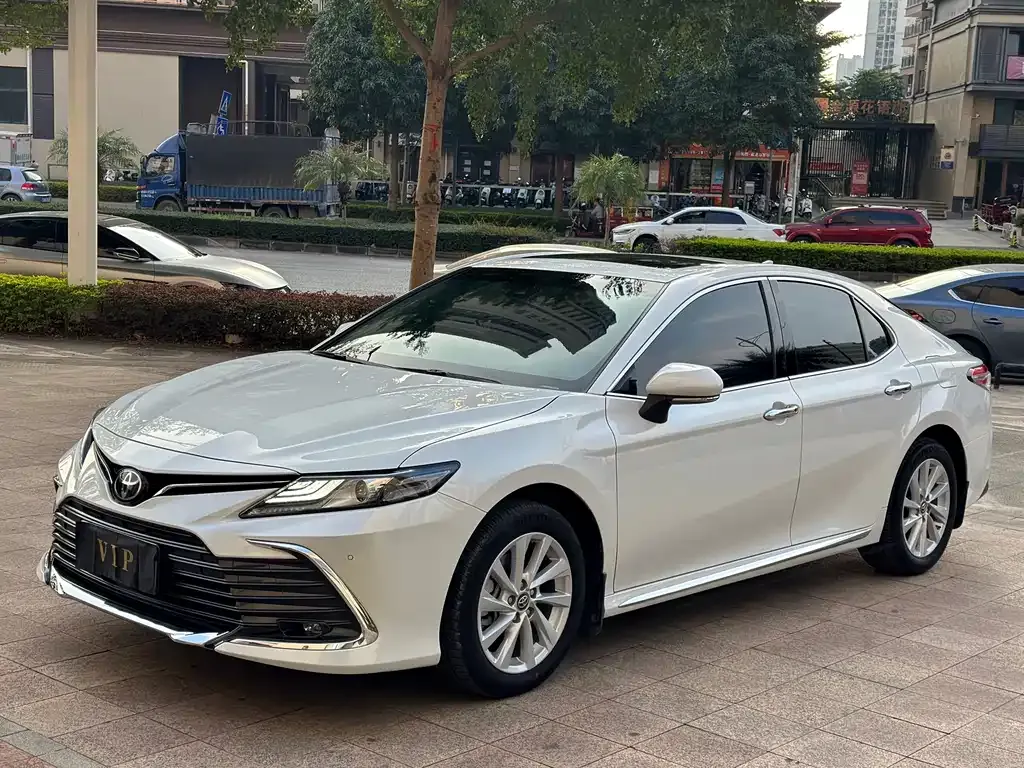 Toyota Camry 2024 из CN, фото 1