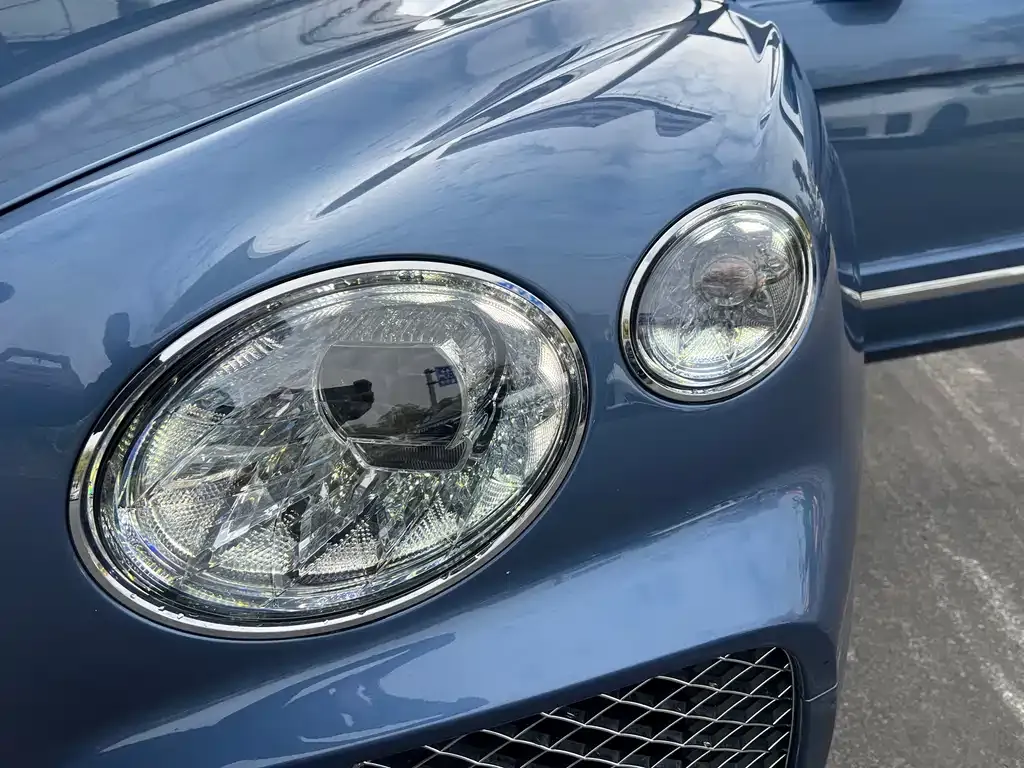 Bentley Bentayga 2023 из CN, фото 6