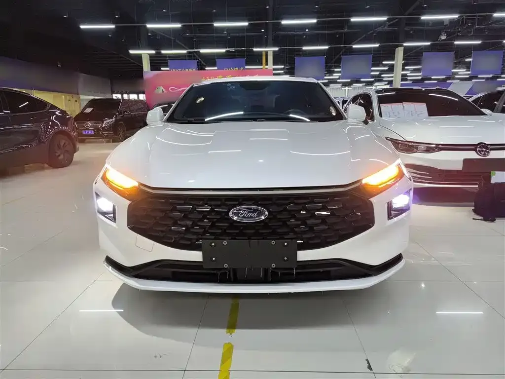 Ford Mondeo 2023 из CN, фото 3