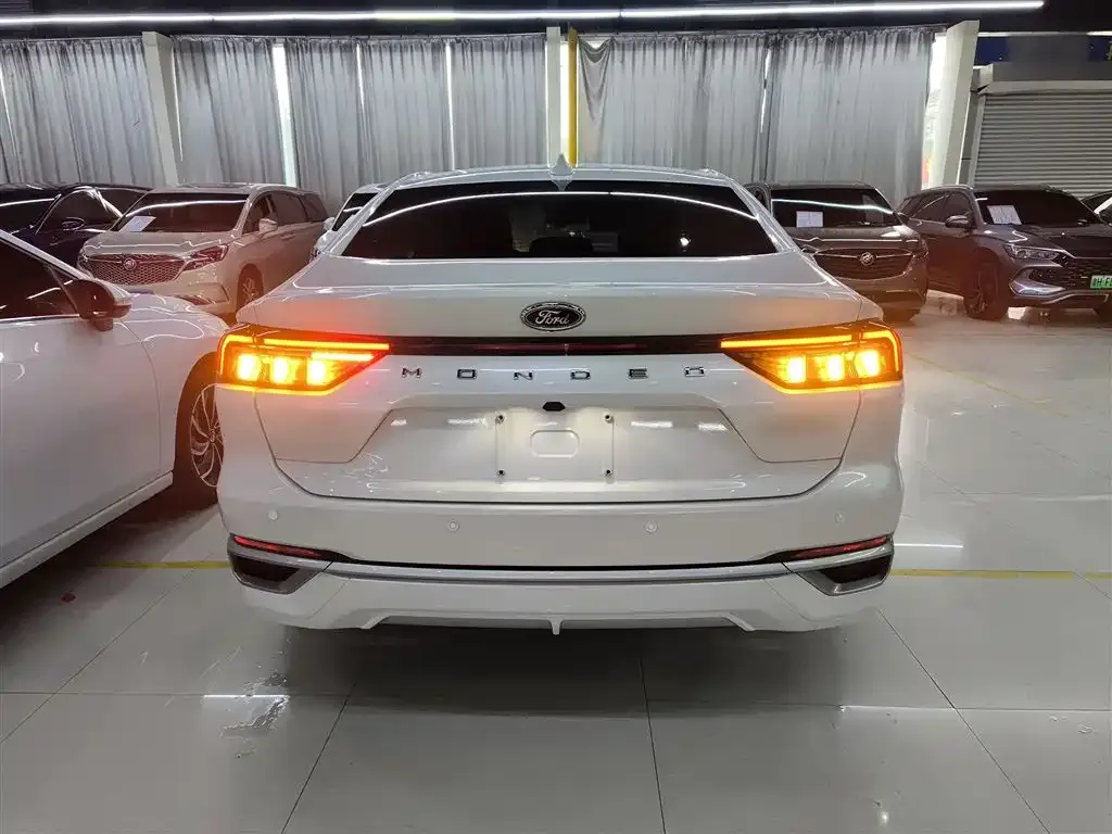 Ford Mondeo 2023 из CN, фото 2