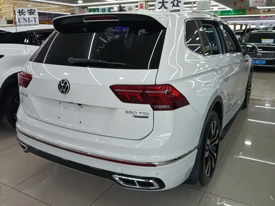 Volkswagen Tiguan L — фото 6