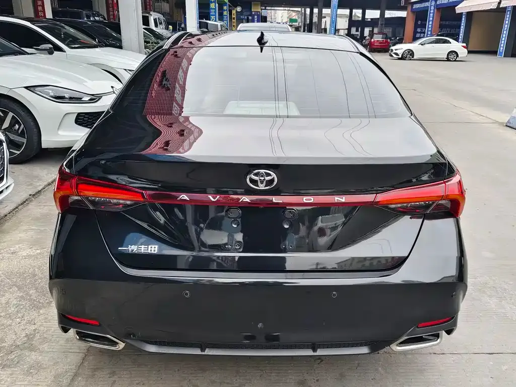 Toyota Avalon — фото 10
