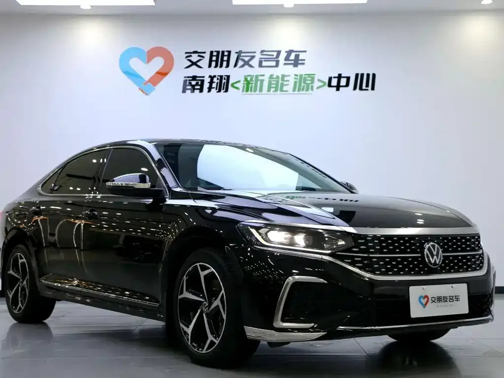 Volkswagen Passat 2023 из CN, фото 5