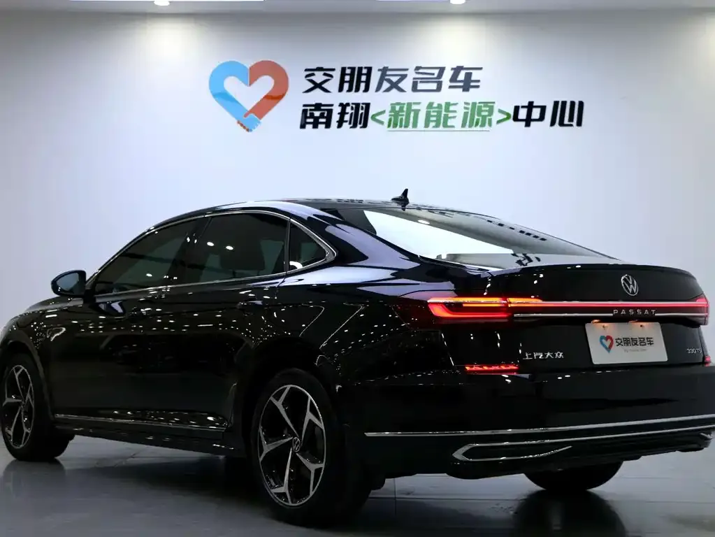 Volkswagen Passat 2023 из CN, фото 9