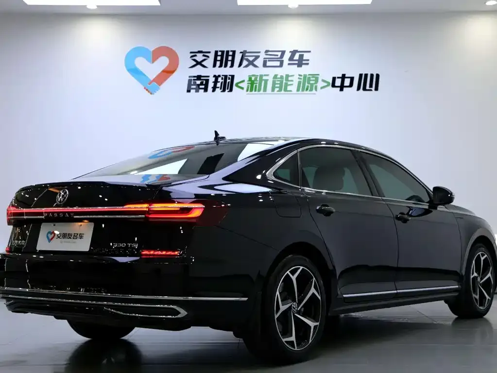 Volkswagen Passat 2023 из CN, фото 4