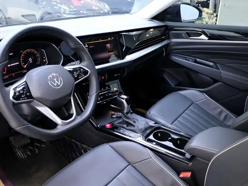 Volkswagen Passat 2023 из CN, фото 8