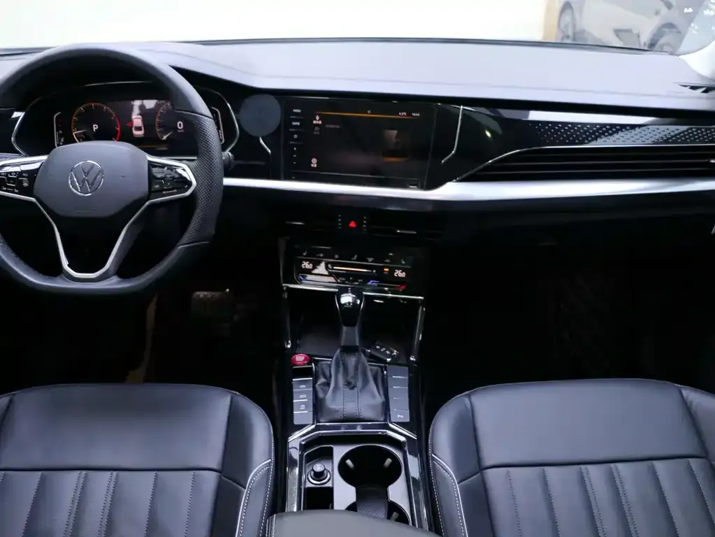 Volkswagen Passat 2023 из CN, фото 7