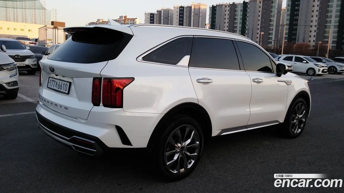 Kia Sorento — фото 10