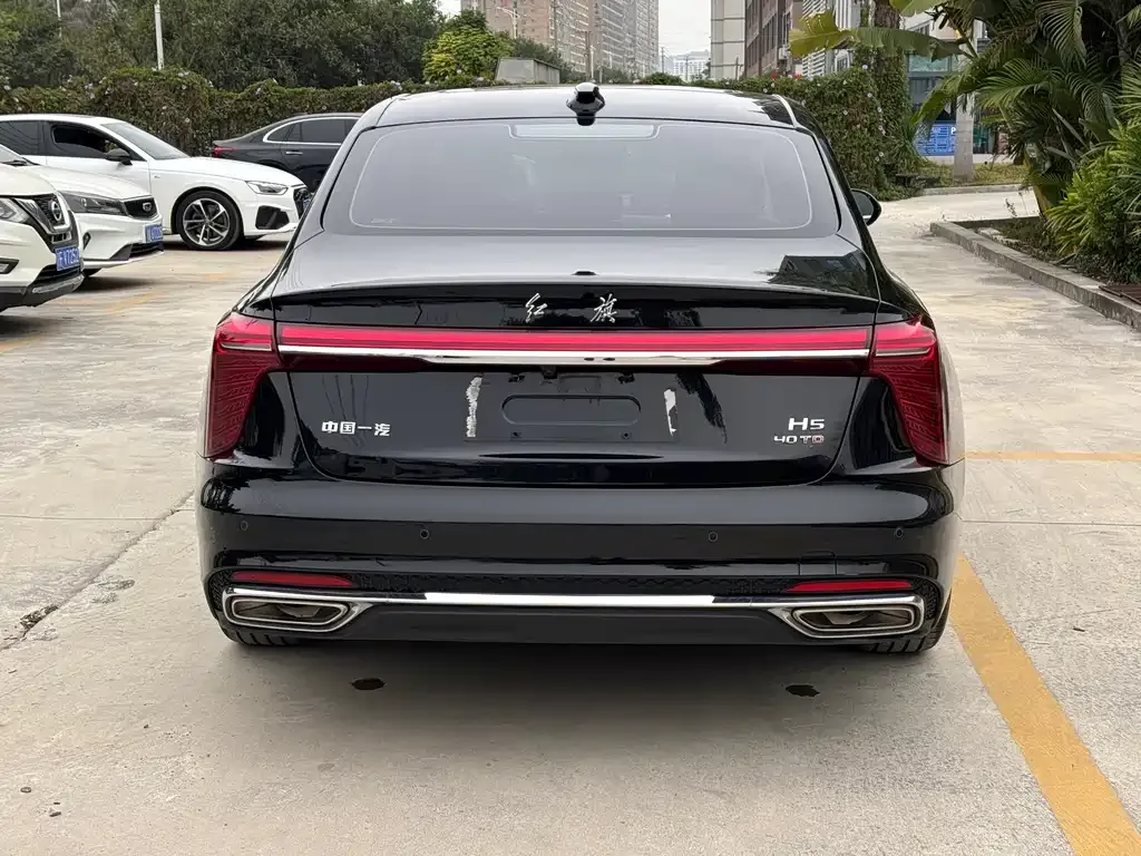 Hongqi H5 — фото 4