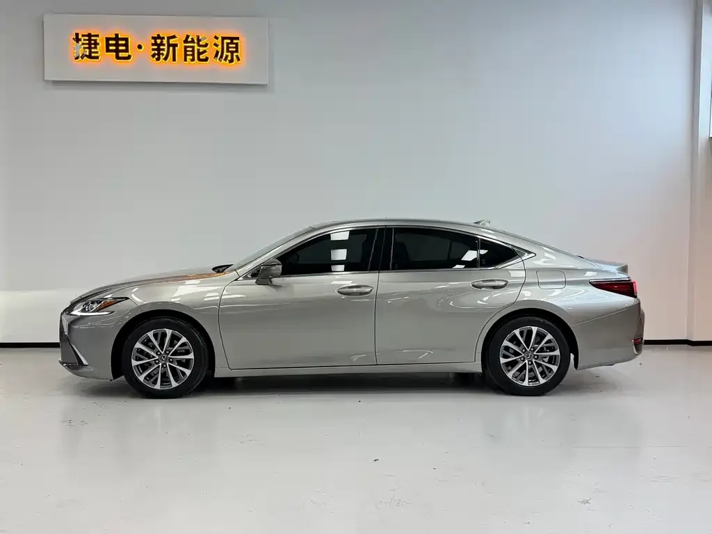 Lexus ES 2022 из CN, фото 2