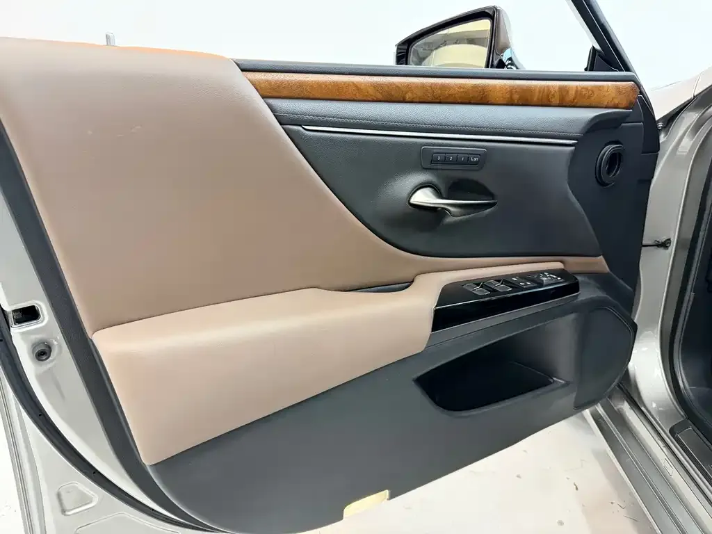 Lexus ES 2022 из CN, фото 7