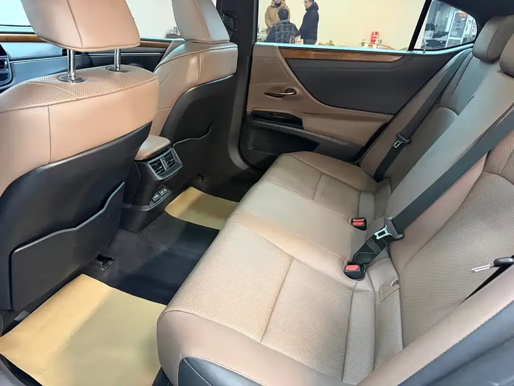 Lexus ES 2022 из CN, фото 5