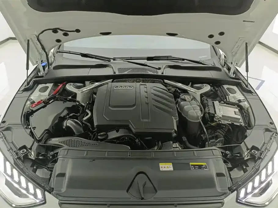 Audi A4L 2024 из CN, фото 5