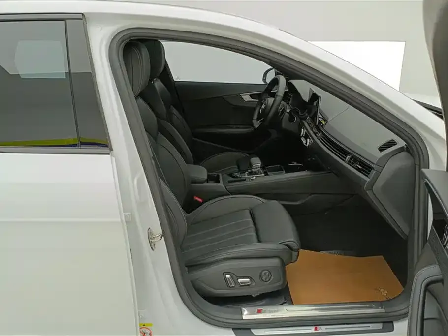 Audi A4L 2024 из CN, фото 4