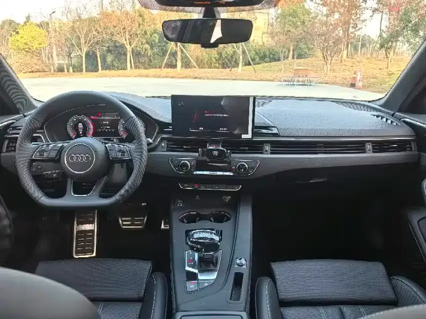 Audi A4L 2025 из CN, фото 4